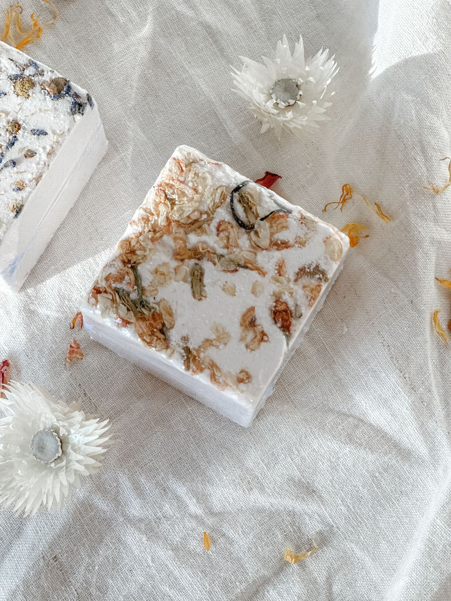 Luxe Bath Bomb - Soaked Body Bar