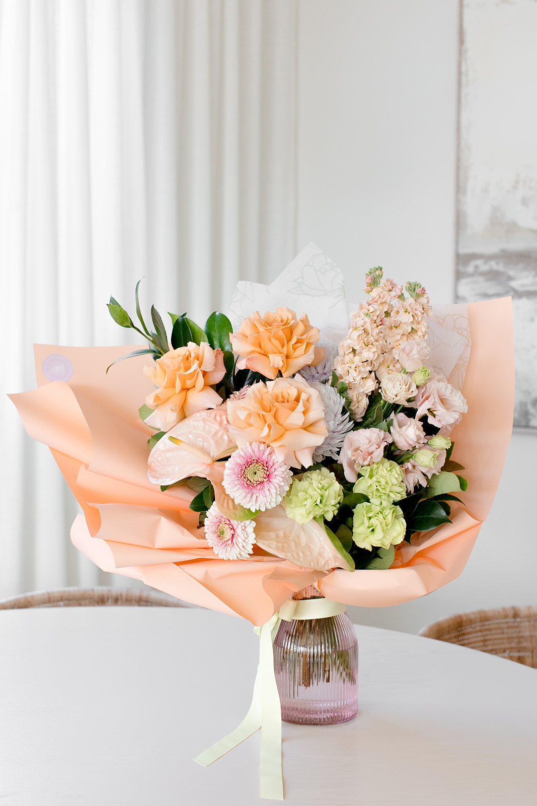 Mum's Bouquet in a Free Glass Vase – Mother's Day